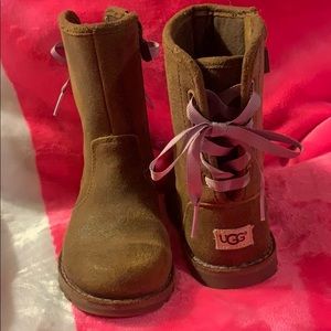 UGGS girls size 9